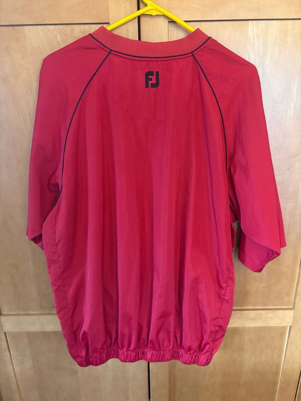 FootJoy Men's Short Sleeve V-Neck Golf Windshirt Pullover - Red - Picture 4 of 6